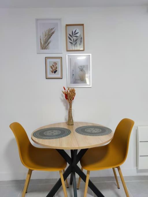 Épinay-sur-Seine Grand Studio Cosy Proche Paris מראה חיצוני תמונה